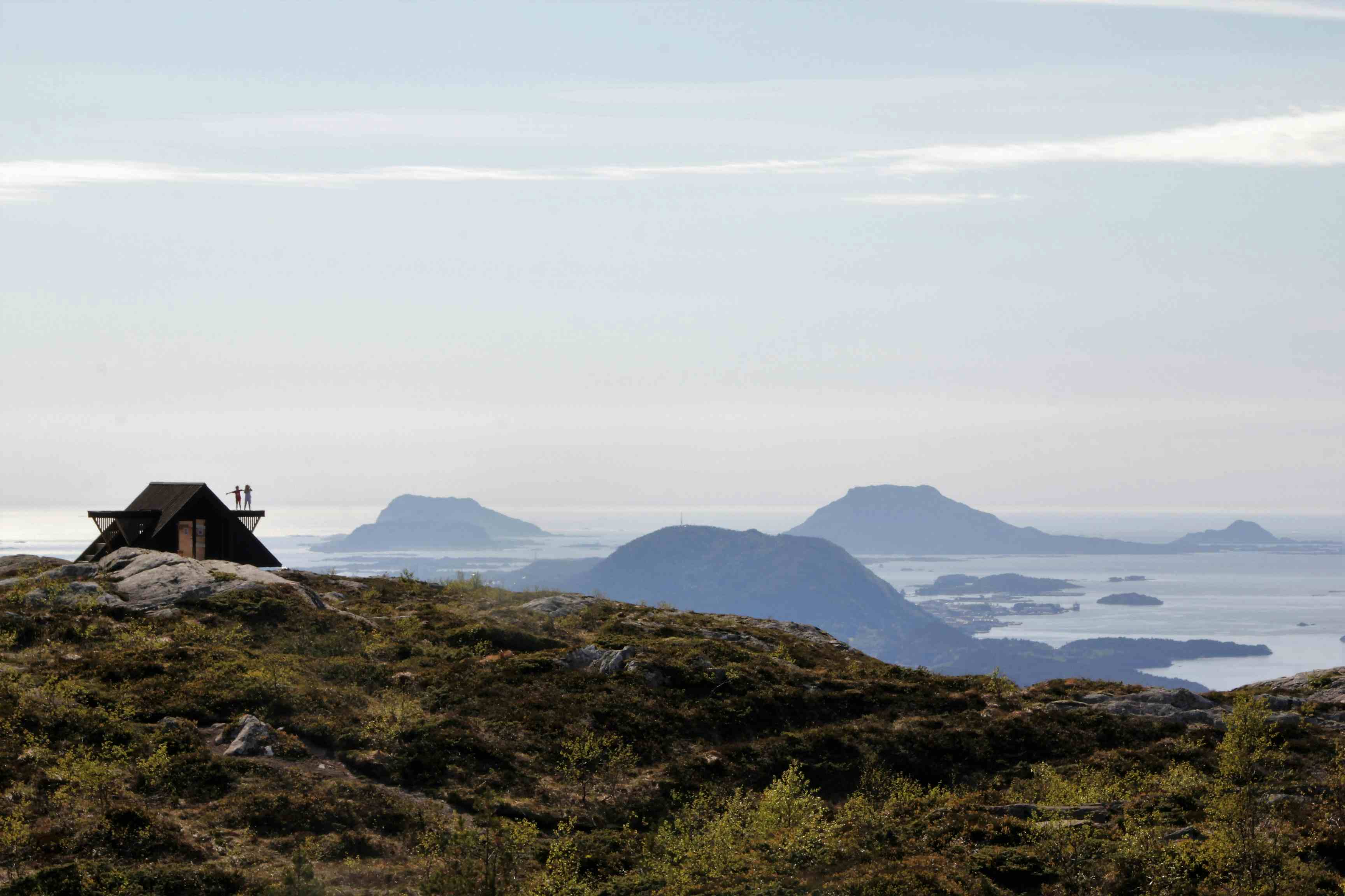 Frå Følgjen kan du nyte flott utsikt over Florø