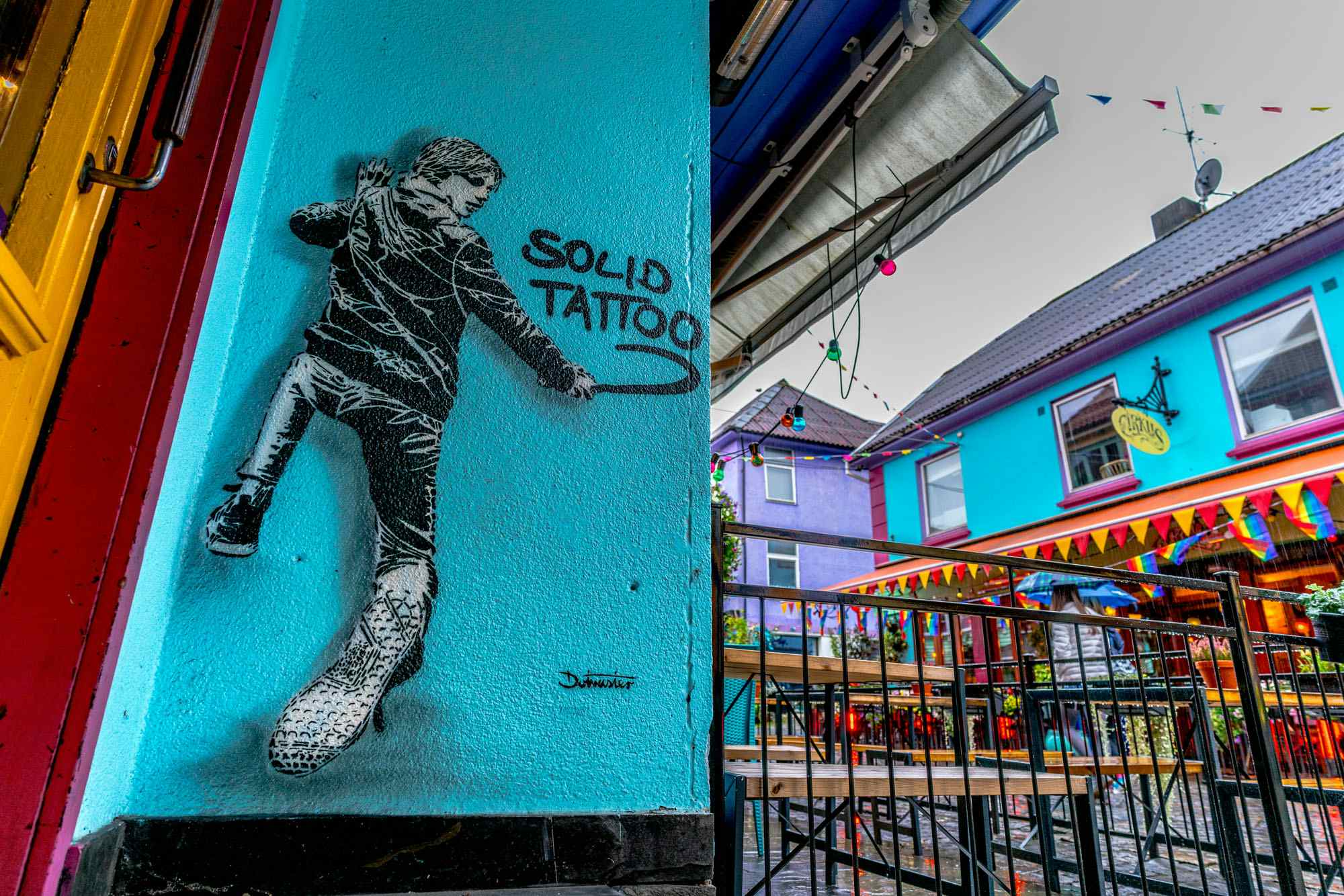 Stavanger Street Art: Rude Kids: Solid Tattoo av Dotmasters