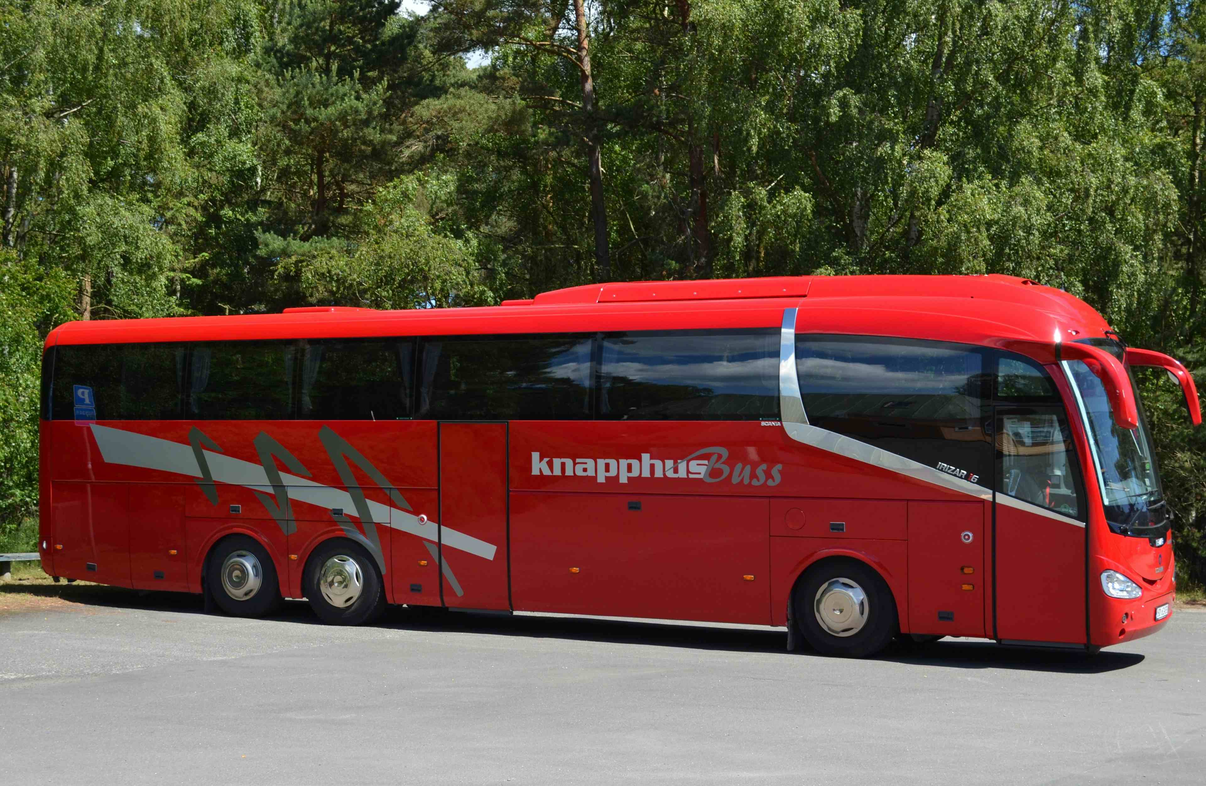 Knapphus Buss