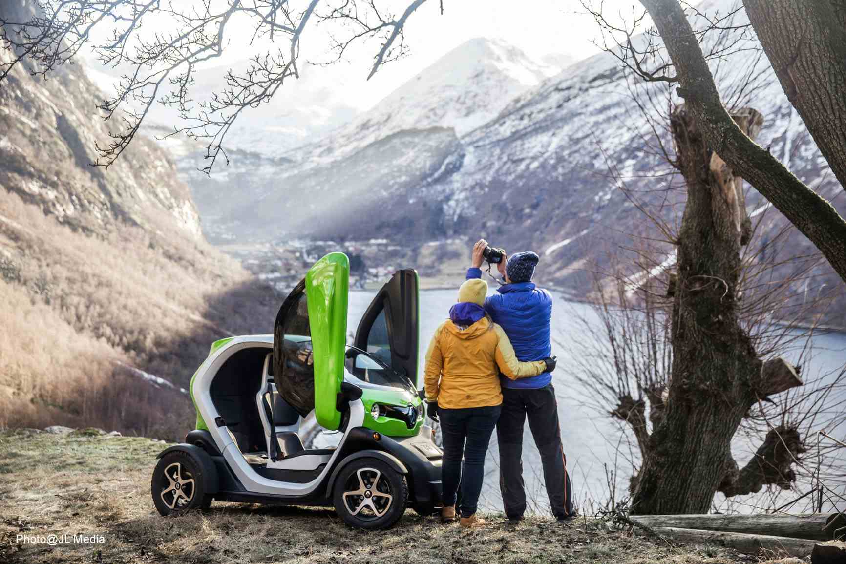Fotostop med eMobility  i Ørnesvingen i Geiranger