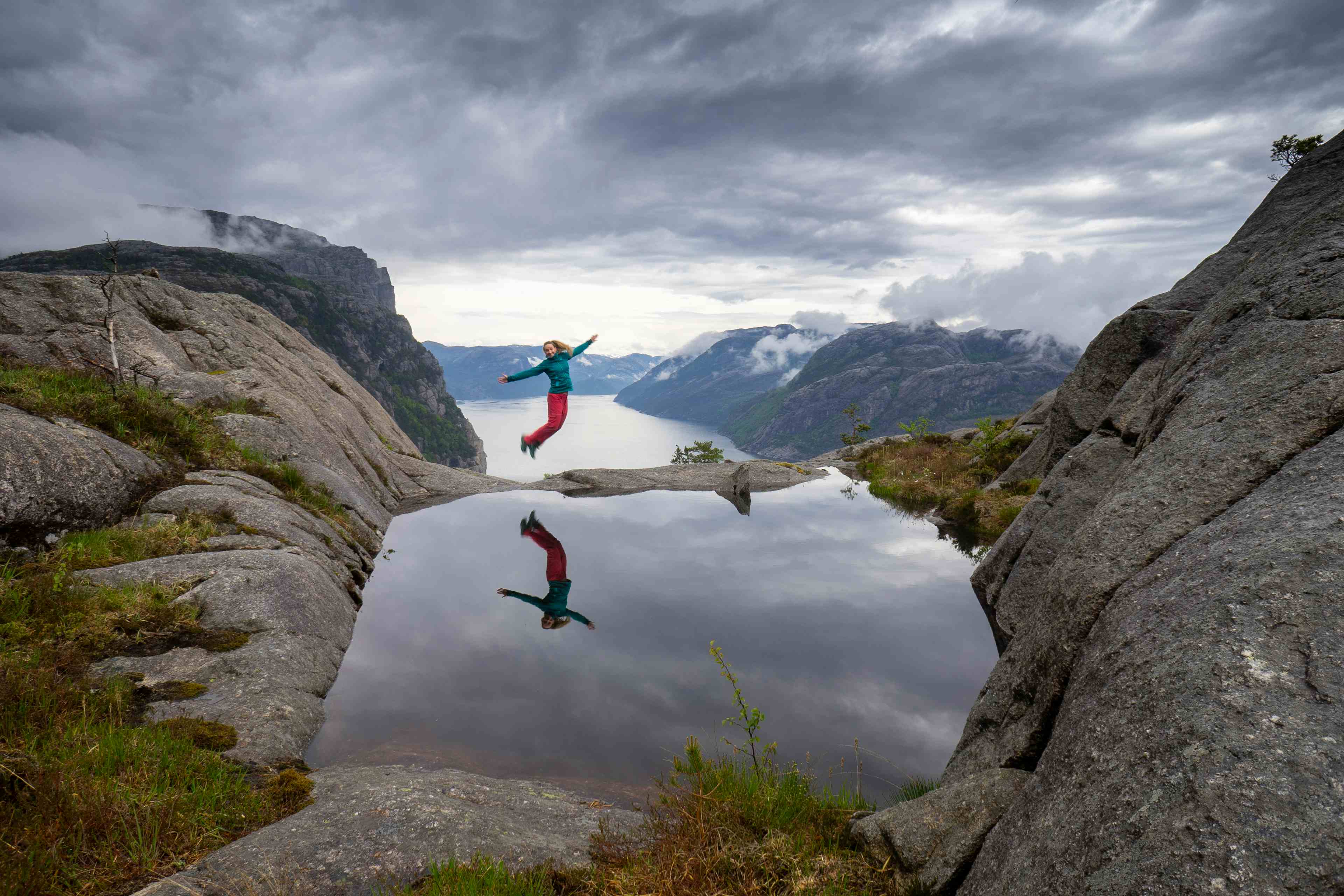 A woman jumping at Fantapytten.