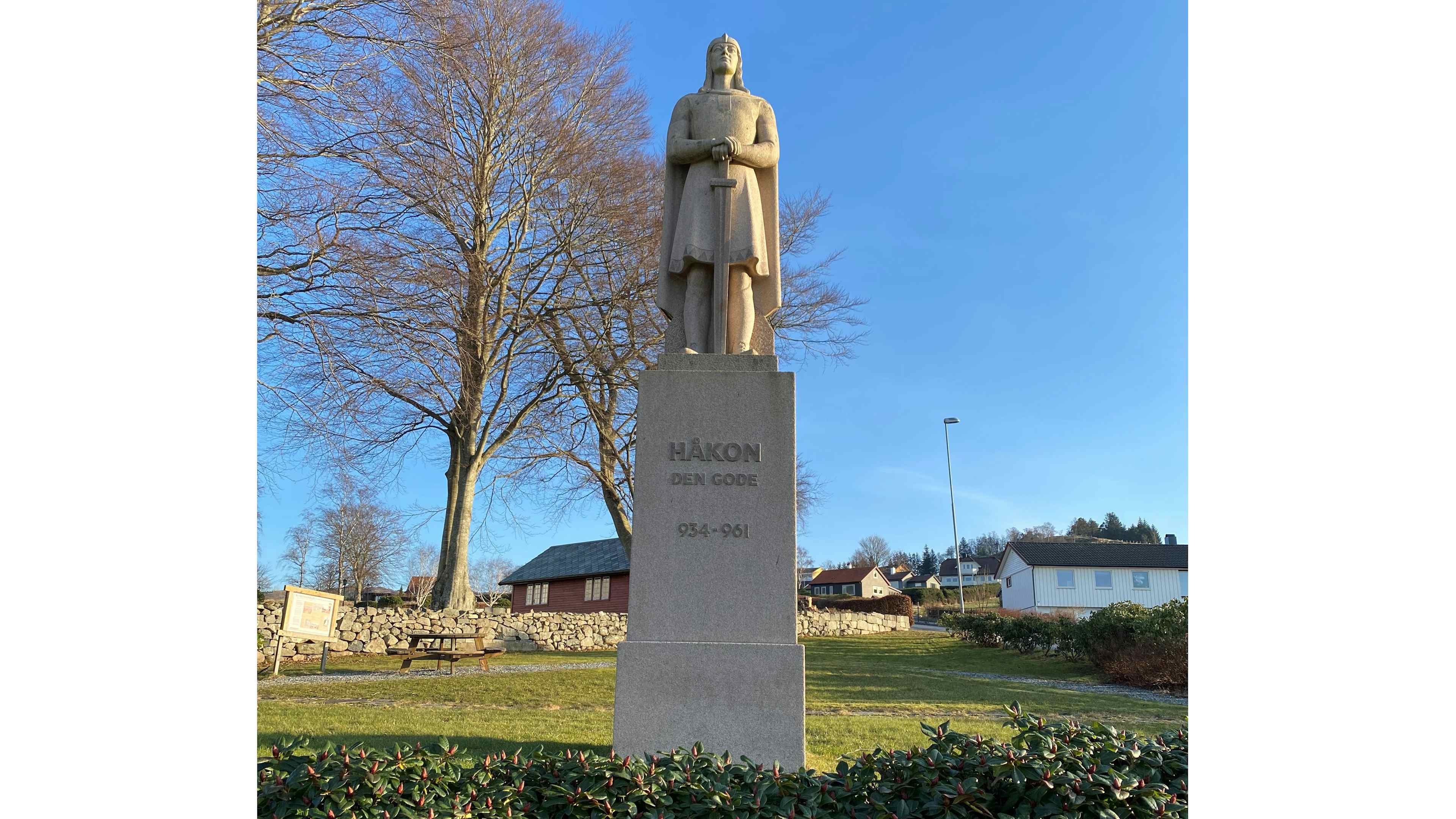 Statue av Håkon den gode.