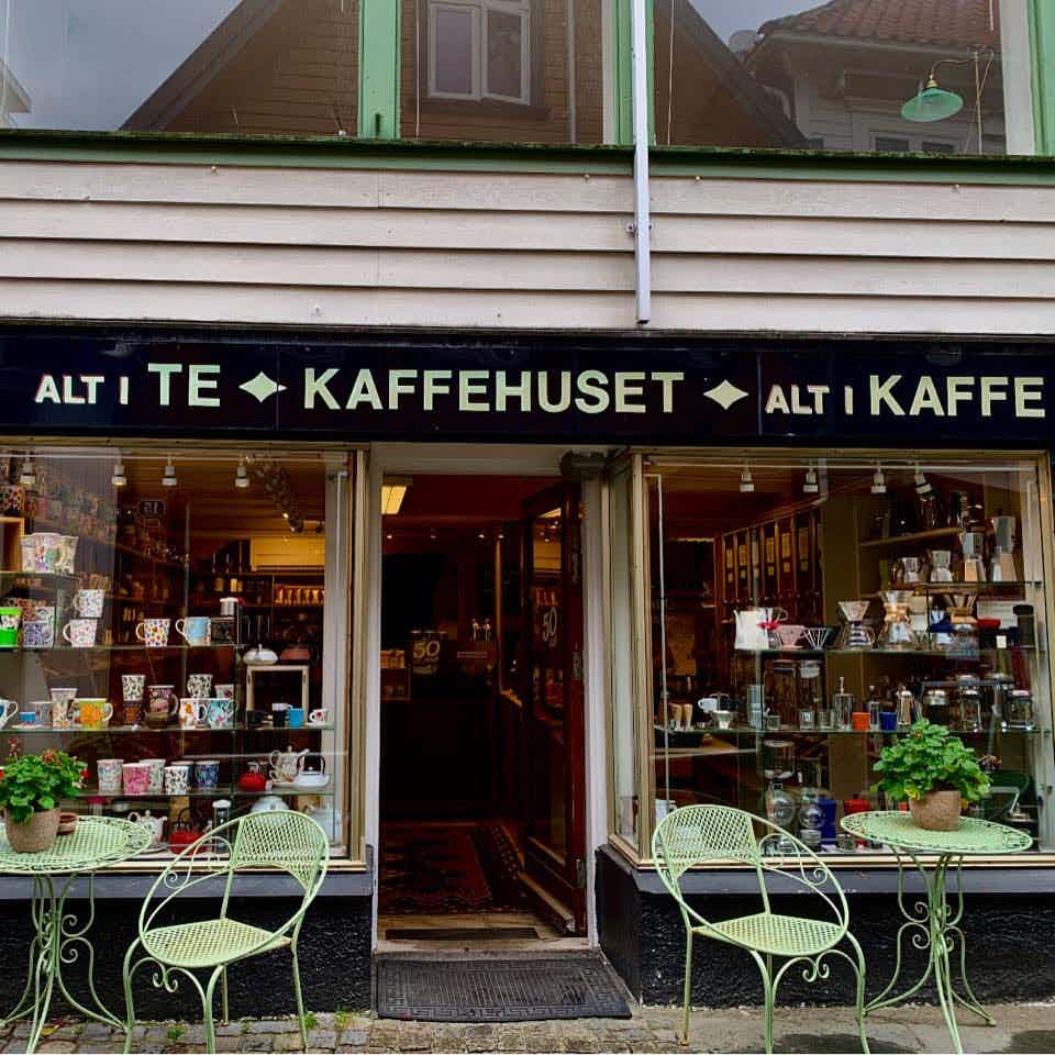coffee brewing and shopping of coffee and tea at Kaffehuset AS in Stavanger