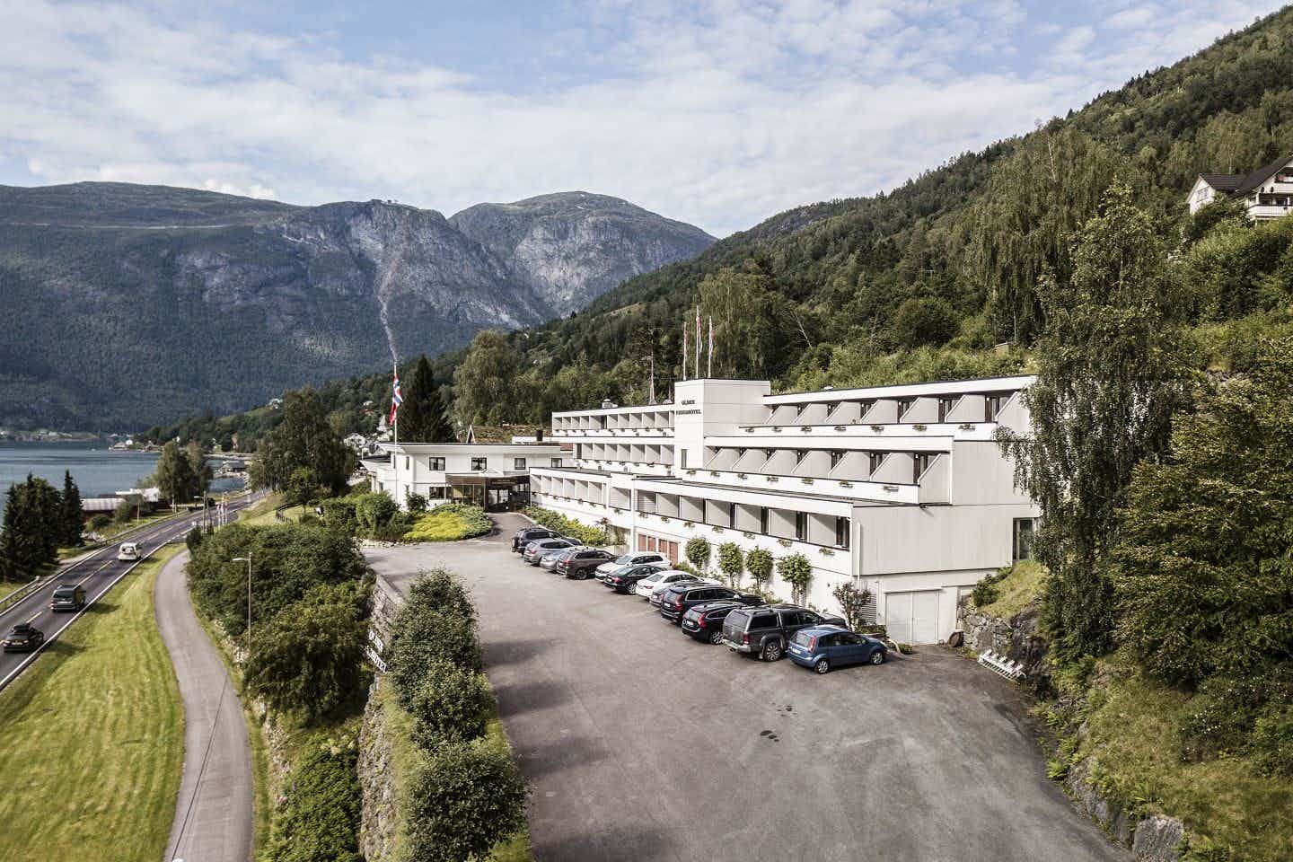 Olden Fjordhotel 
