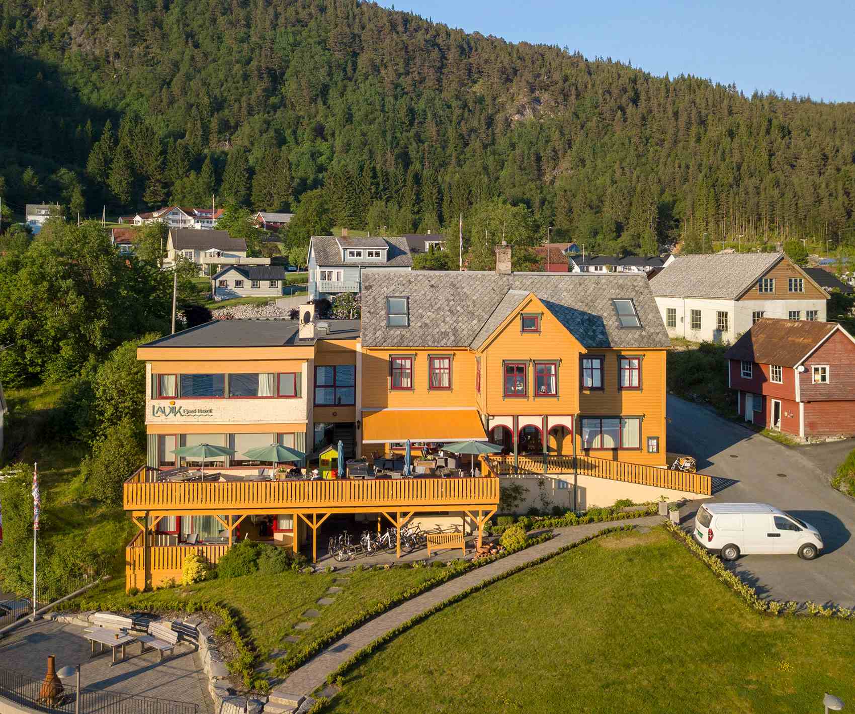 Lavik Fjord Hotel & Apartments