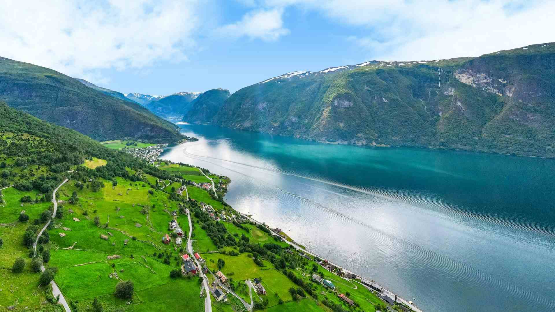 Aurlandsfjorden Go Fjords