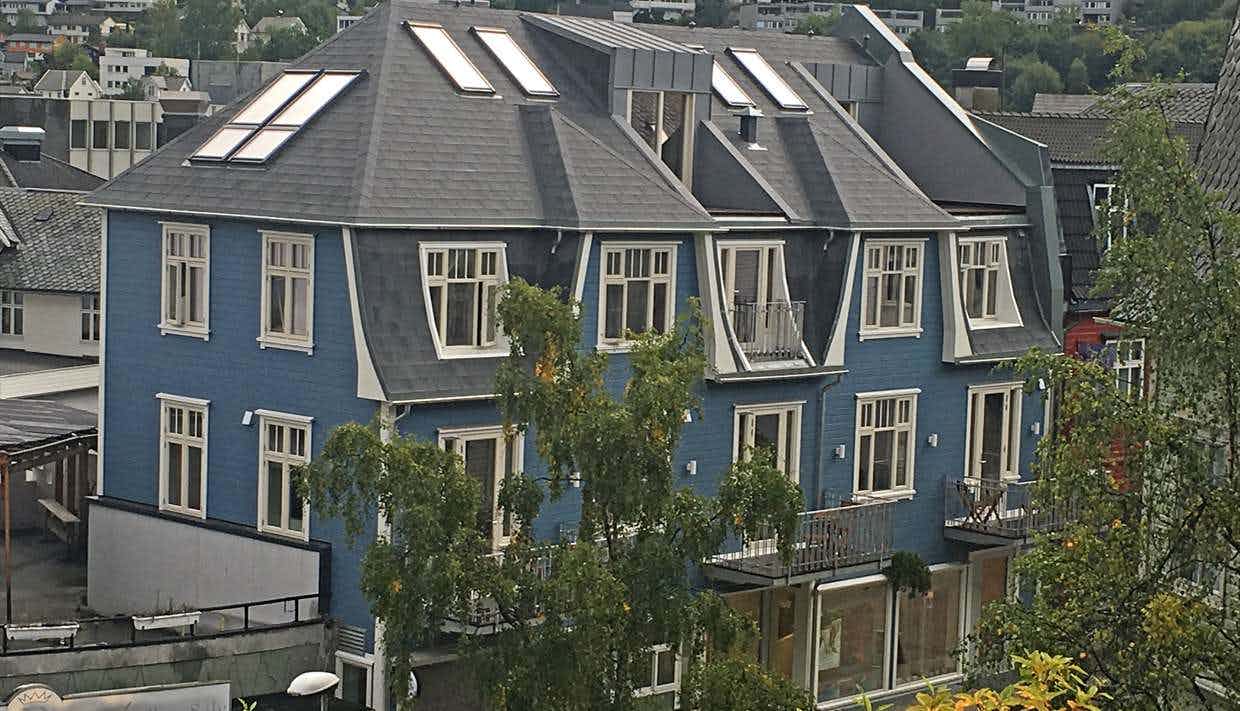Eit oversiktsbilde av det blå huset